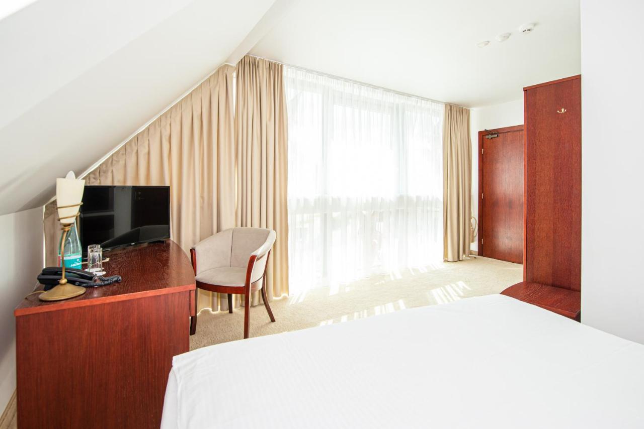 Hotel Meduna 德拉肯恩凯 外观 照片