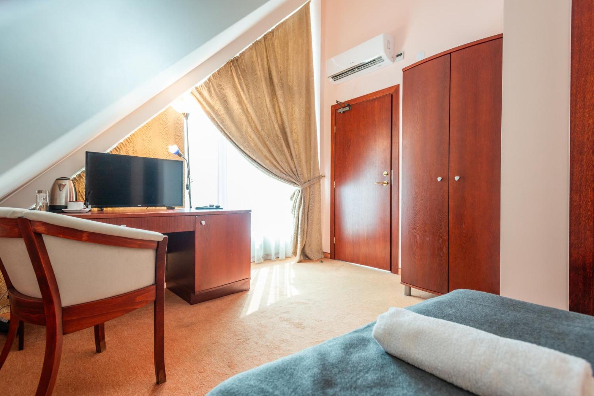 Hotel Meduna 德拉肯恩凯 外观 照片