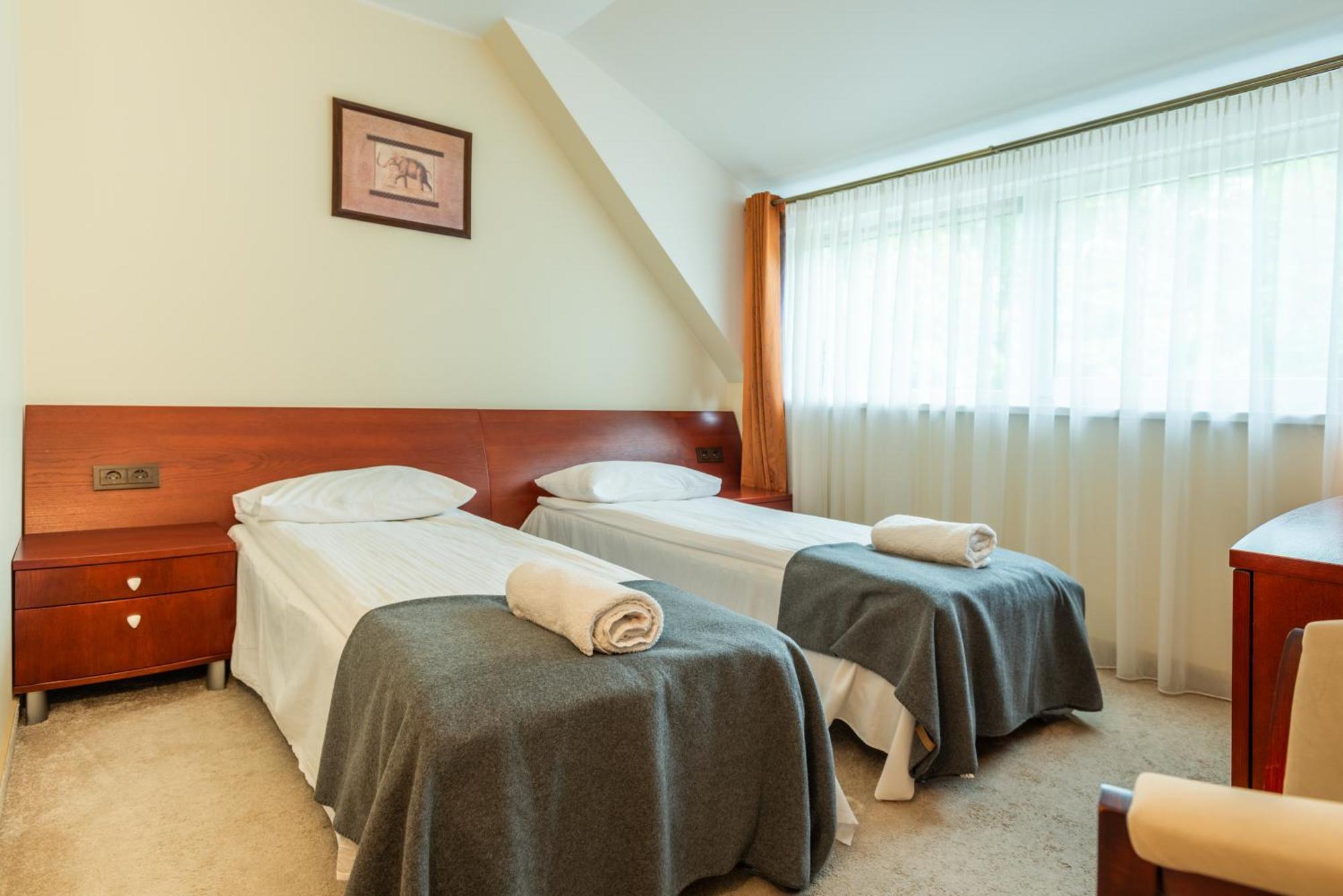 Hotel Meduna 德拉肯恩凯 外观 照片
