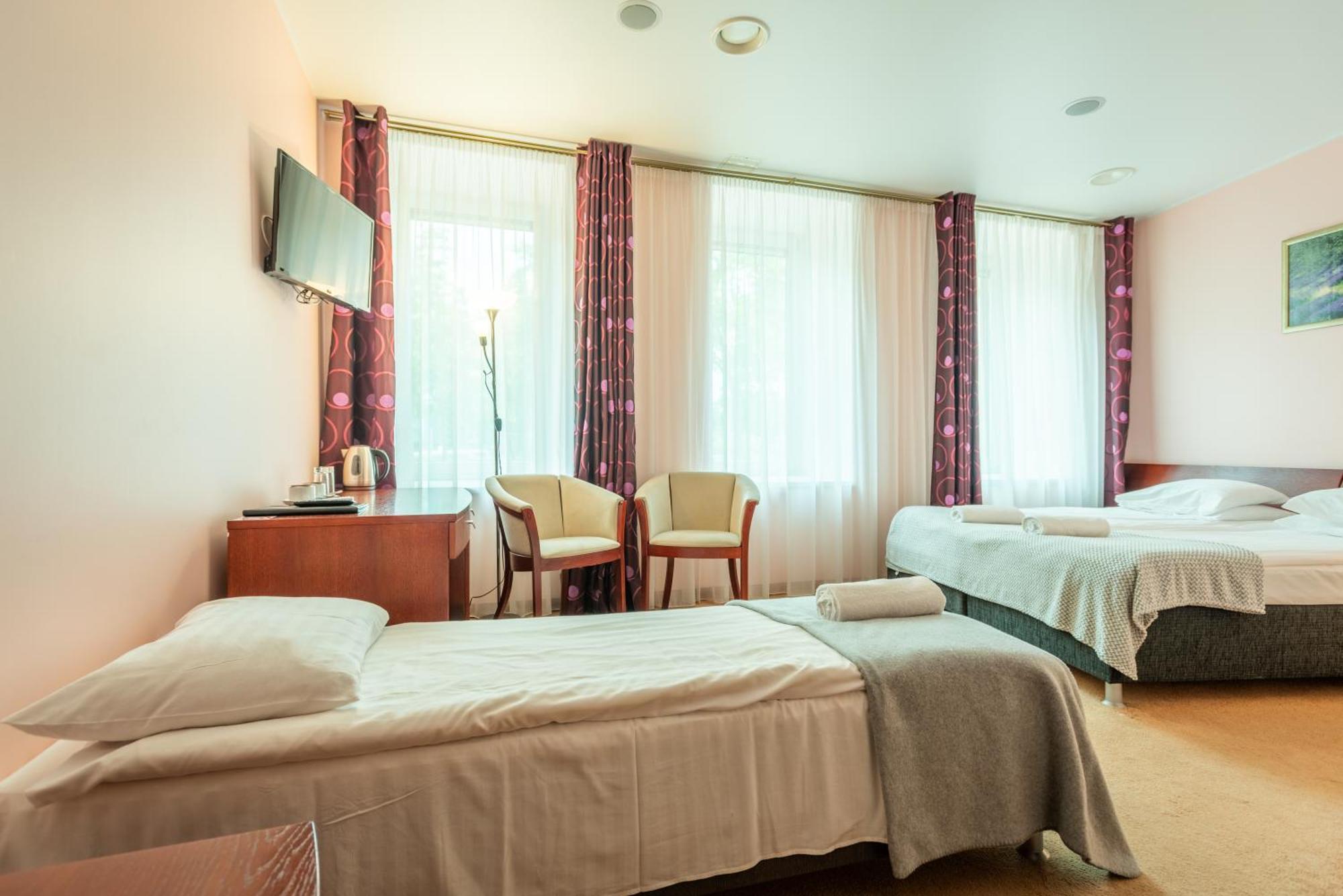 Hotel Meduna 德拉肯恩凯 外观 照片